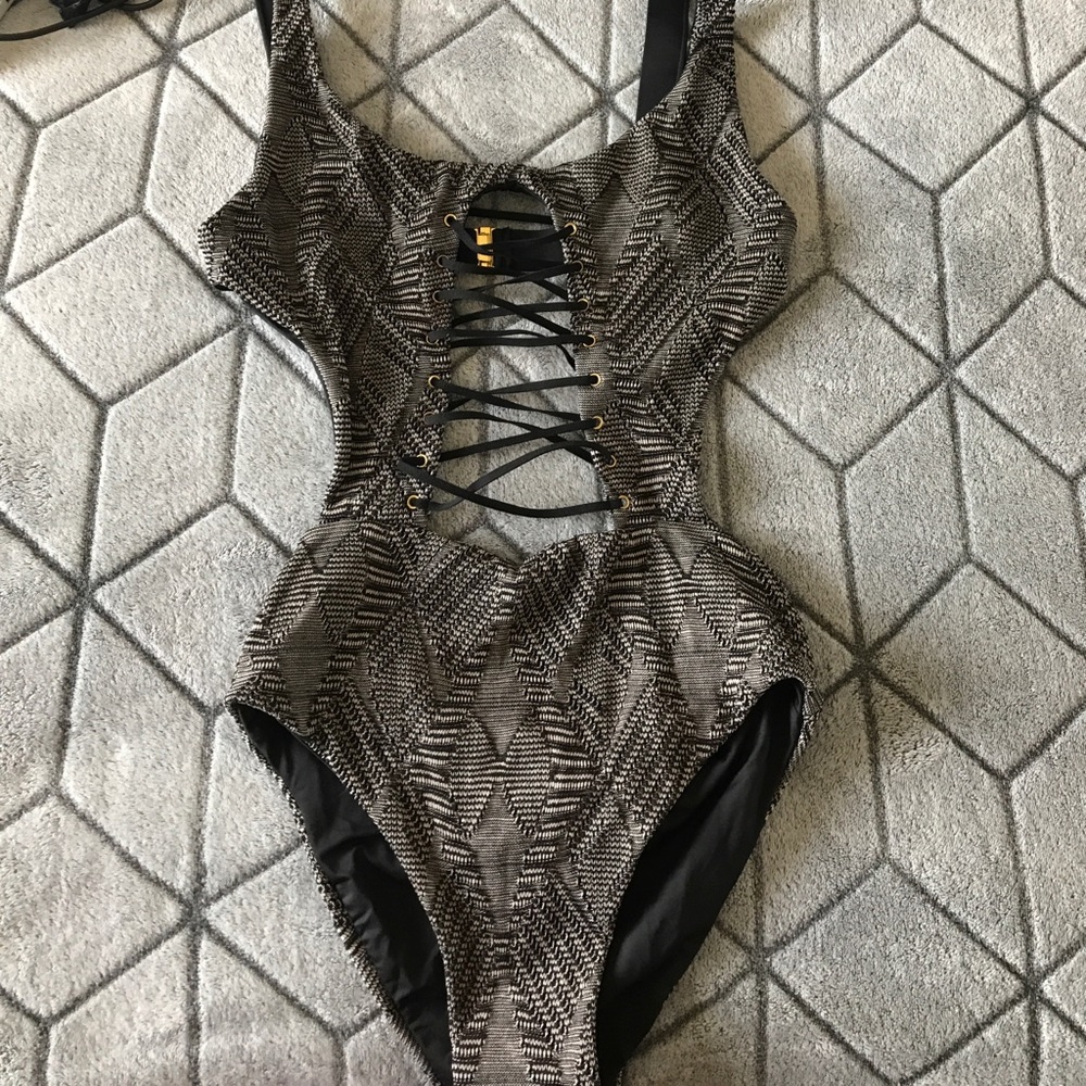 Blue life one piece